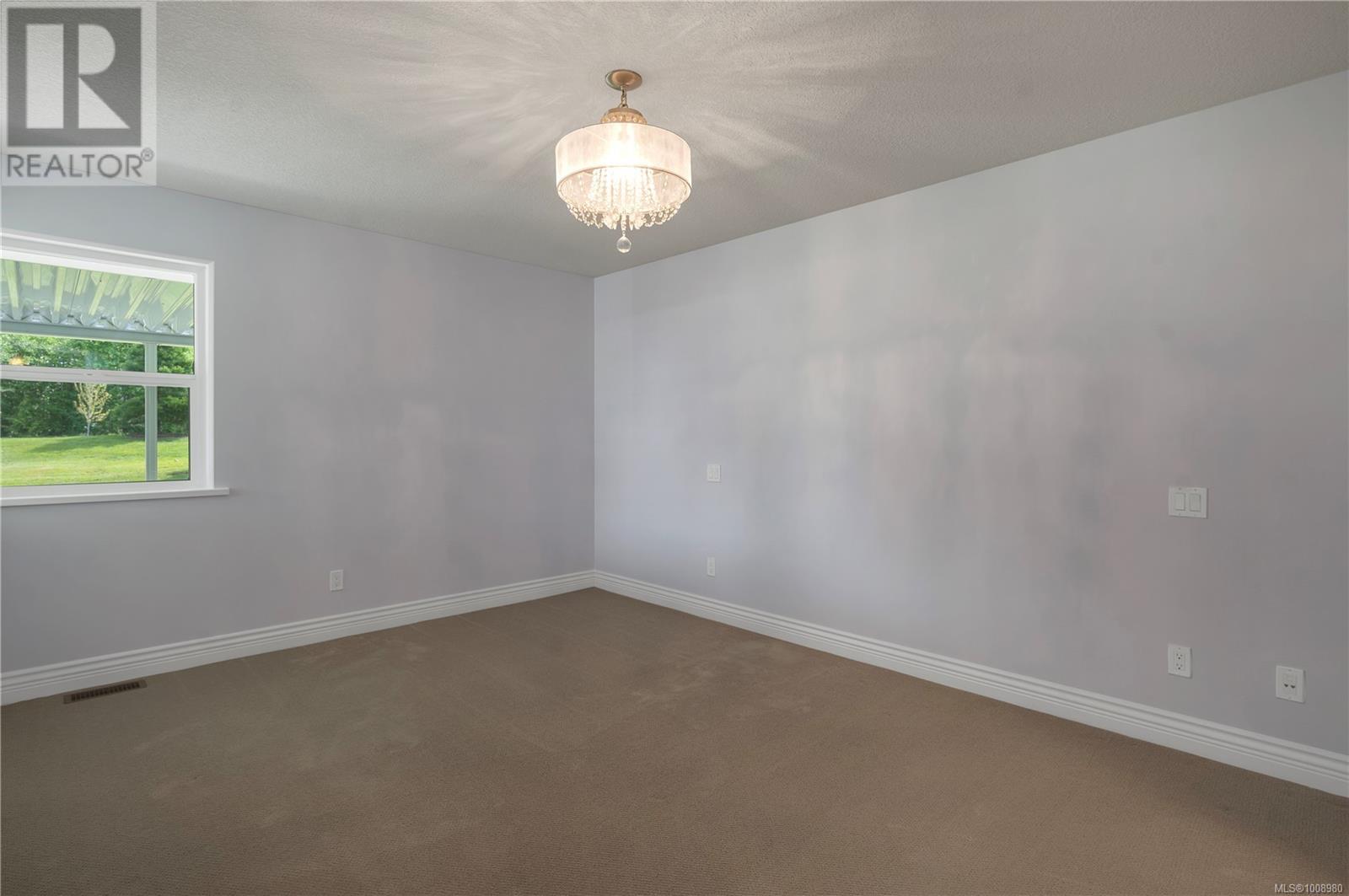 Property at 65 2006 Sierra Dr image 4