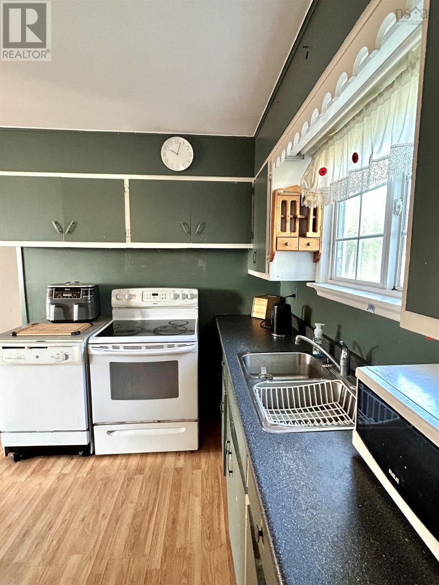 15996 Central Avenue, Inverness, Nova Scotia  B0E 1N0 - Photo 4 - 202519374