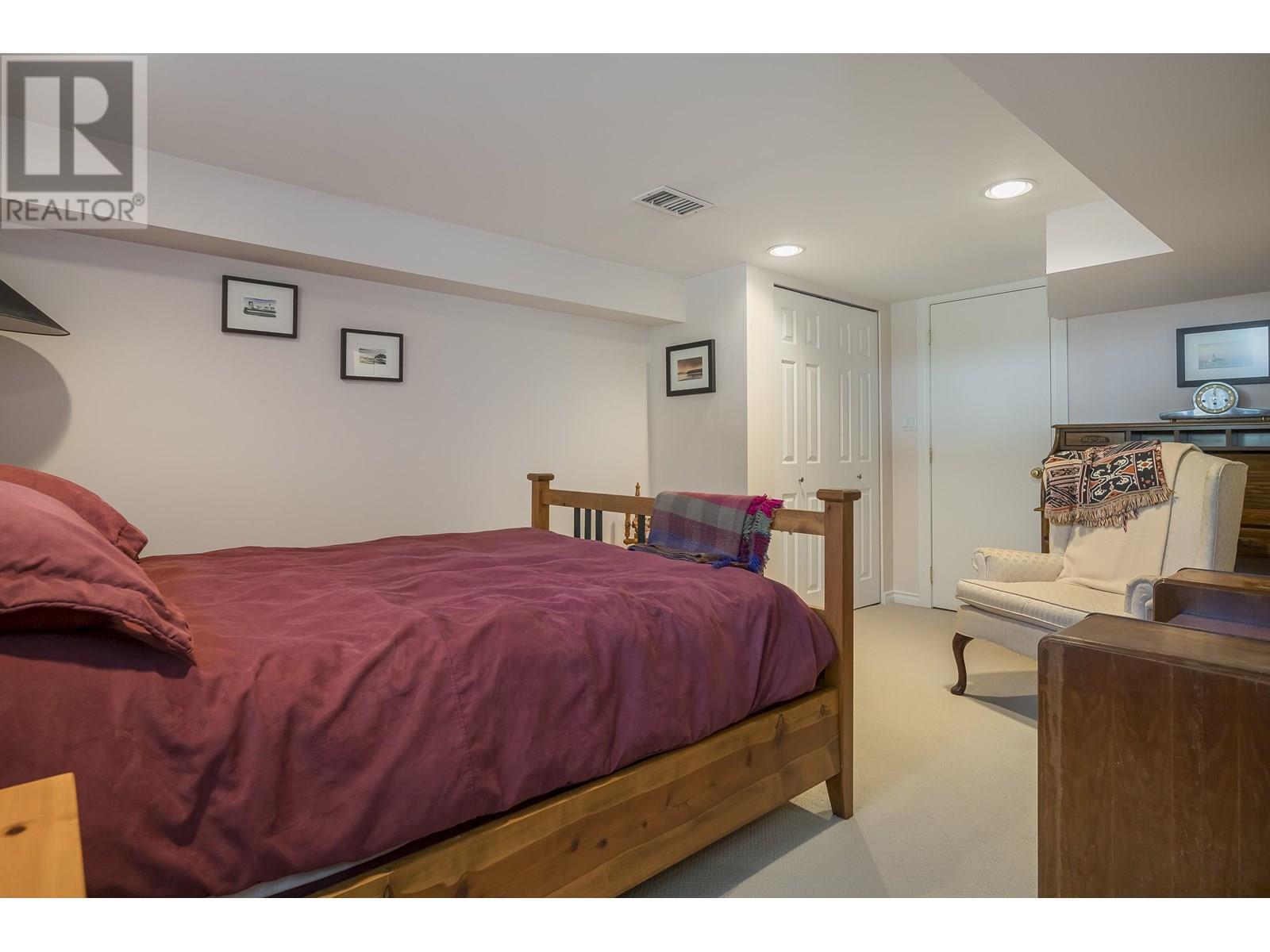 541 Cochrane Avenue, Coquitlam, British Columbia  V3J 2A3 - Photo 34 - R3031817