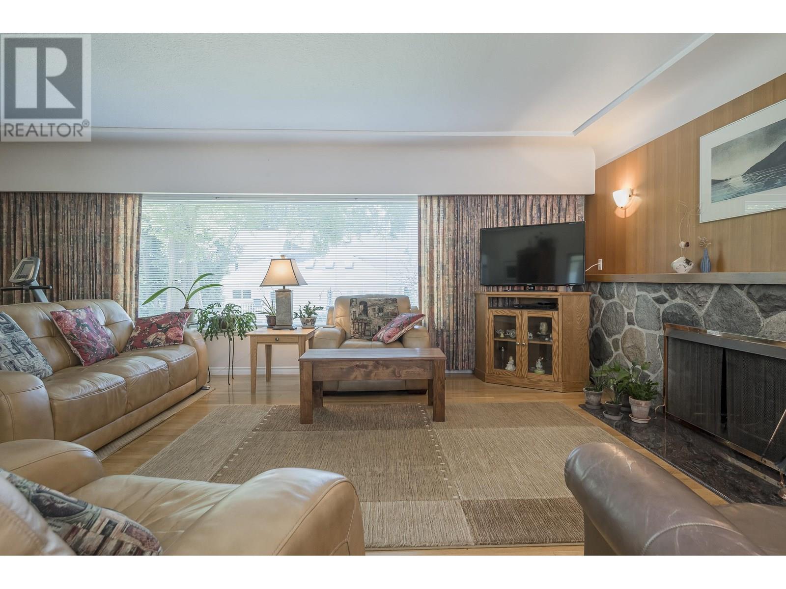 541 Cochrane Avenue, Coquitlam, British Columbia  V3J 2A3 - Photo 10 - R3031817