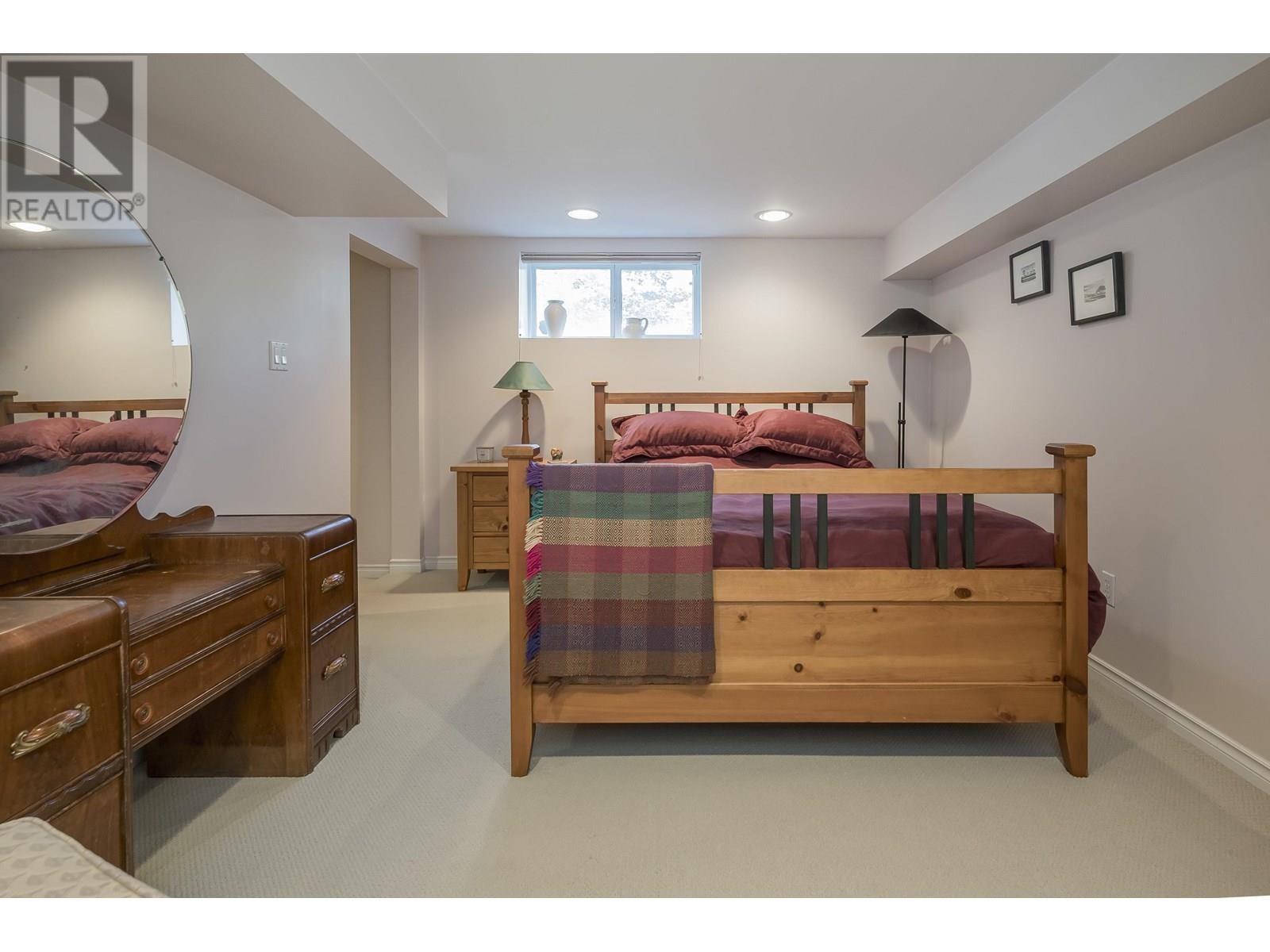 541 Cochrane Avenue, Coquitlam, British Columbia  V3J 2A3 - Photo 35 - R3031817
