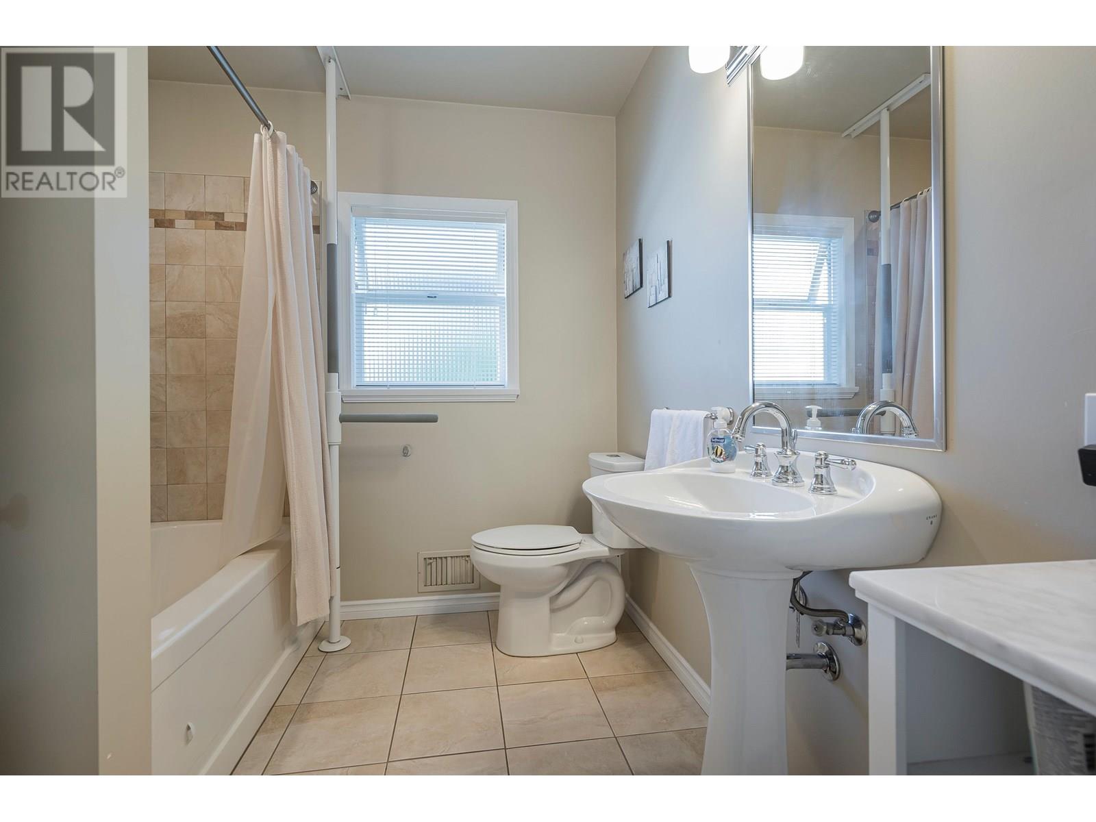 541 Cochrane Avenue, Coquitlam, British Columbia  V3J 2A3 - Photo 26 - R3031817