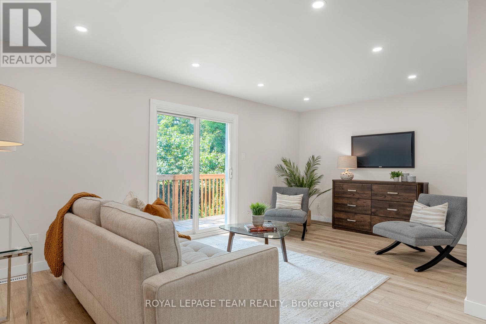 Property at 54 GREENBORO CRESCENT image 3