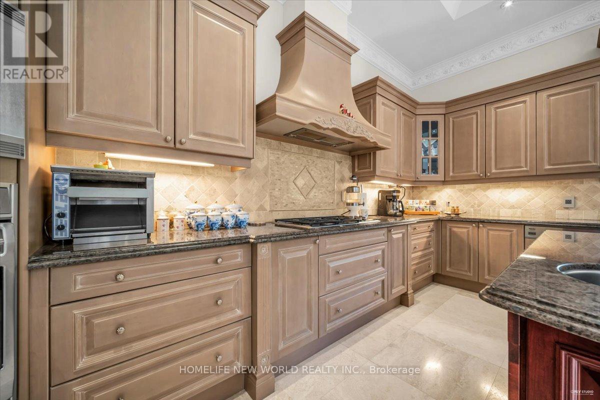 12 Denham Drive, Richmond Hill, Ontario  L4C 6J1 - Photo 17 - N12319615