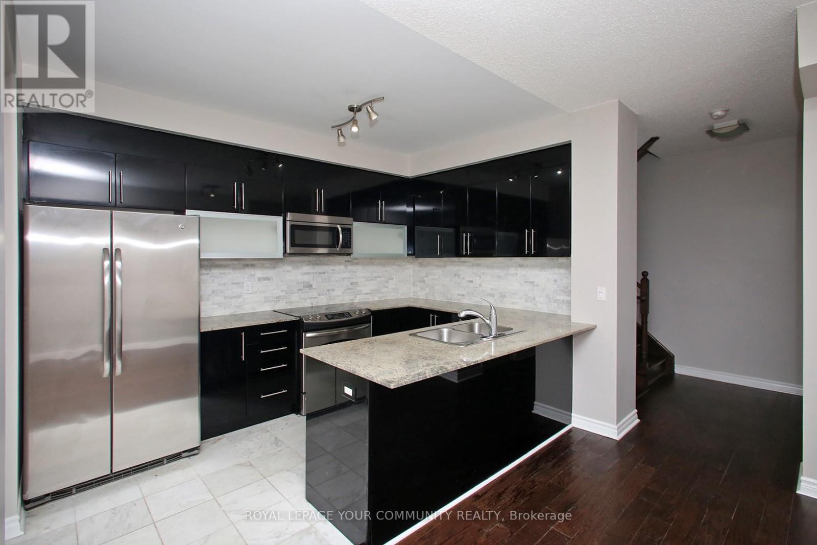 Property at 19 - 7 BRIGHTON PLACE image 4