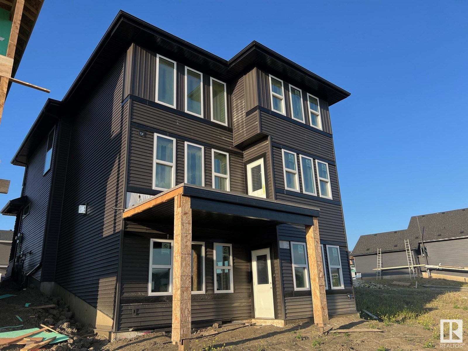 Property at 68 Eldridge PT image 3