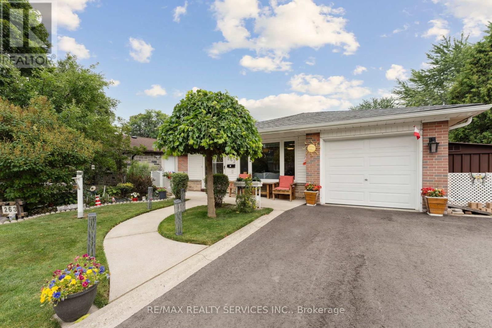 263 Bartley Bull Parkway, Brampton (Brampton East), Ontario  L6W 2L2 - Photo 4 - W12319624