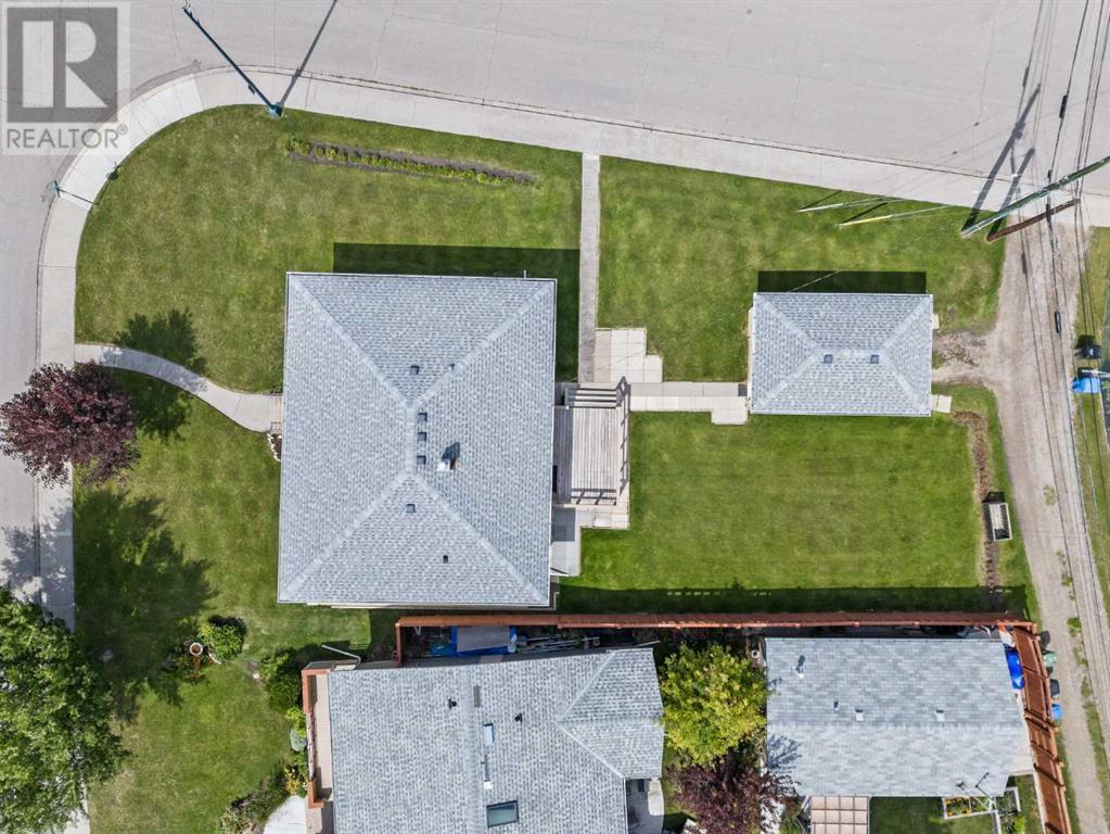 2140 Halifax Crescent Nw, Calgary, Alberta  T2M 4C7 - Photo 9 - A2244819