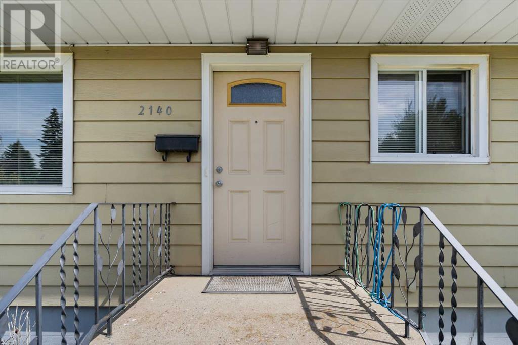 2140 Halifax Crescent Nw, Calgary, Alberta  T2M 4C7 - Photo 13 - A2244819