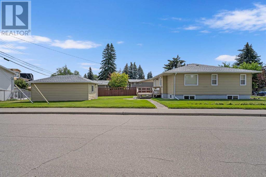 2140 Halifax Crescent Nw, Calgary, Alberta  T2M 4C7 - Photo 12 - A2244819