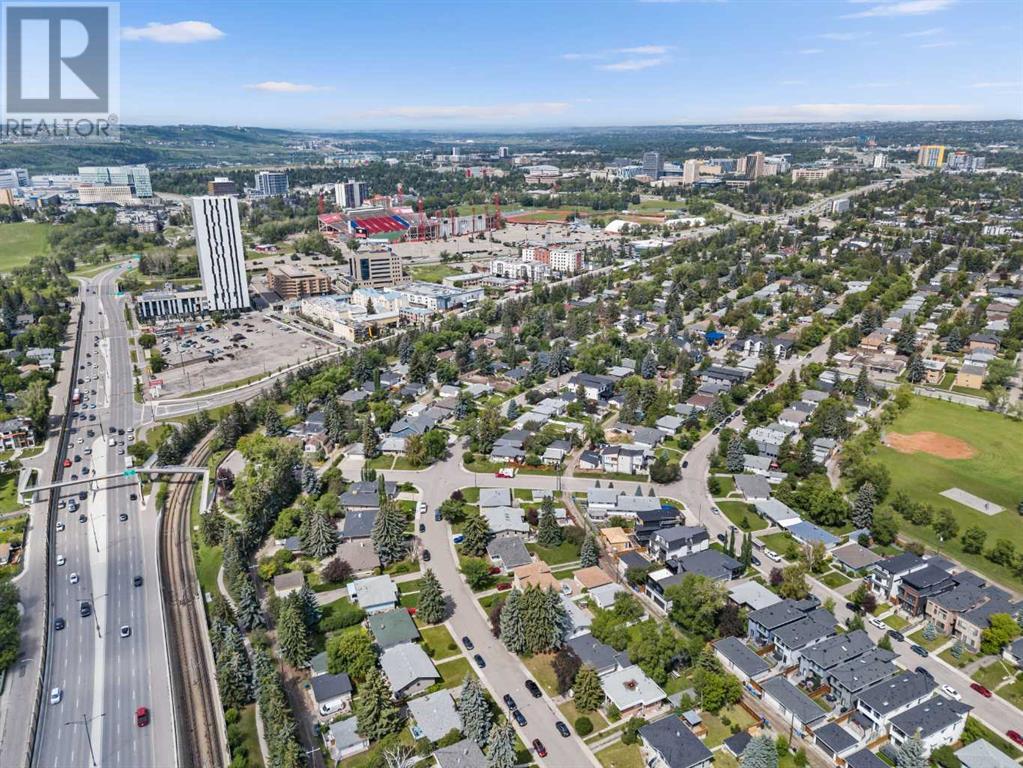 2140 Halifax Crescent Nw, Calgary, Alberta  T2M 4C7 - Photo 3 - A2244819