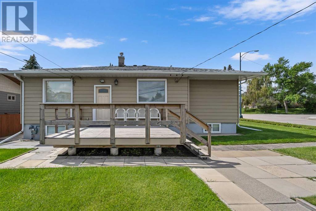 2140 Halifax Crescent Nw, Calgary, Alberta  T2M 4C7 - Photo 40 - A2244819