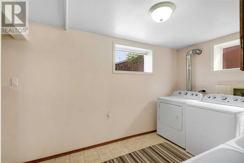 2140 Halifax Crescent Nw, Calgary, Alberta  T2M 4C7 - Photo 29 - A2244819