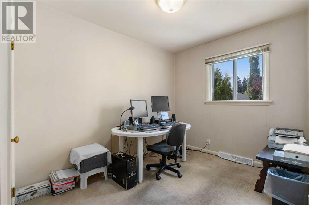 2140 Halifax Crescent Nw, Calgary, Alberta  T2M 4C7 - Photo 22 - A2244819
