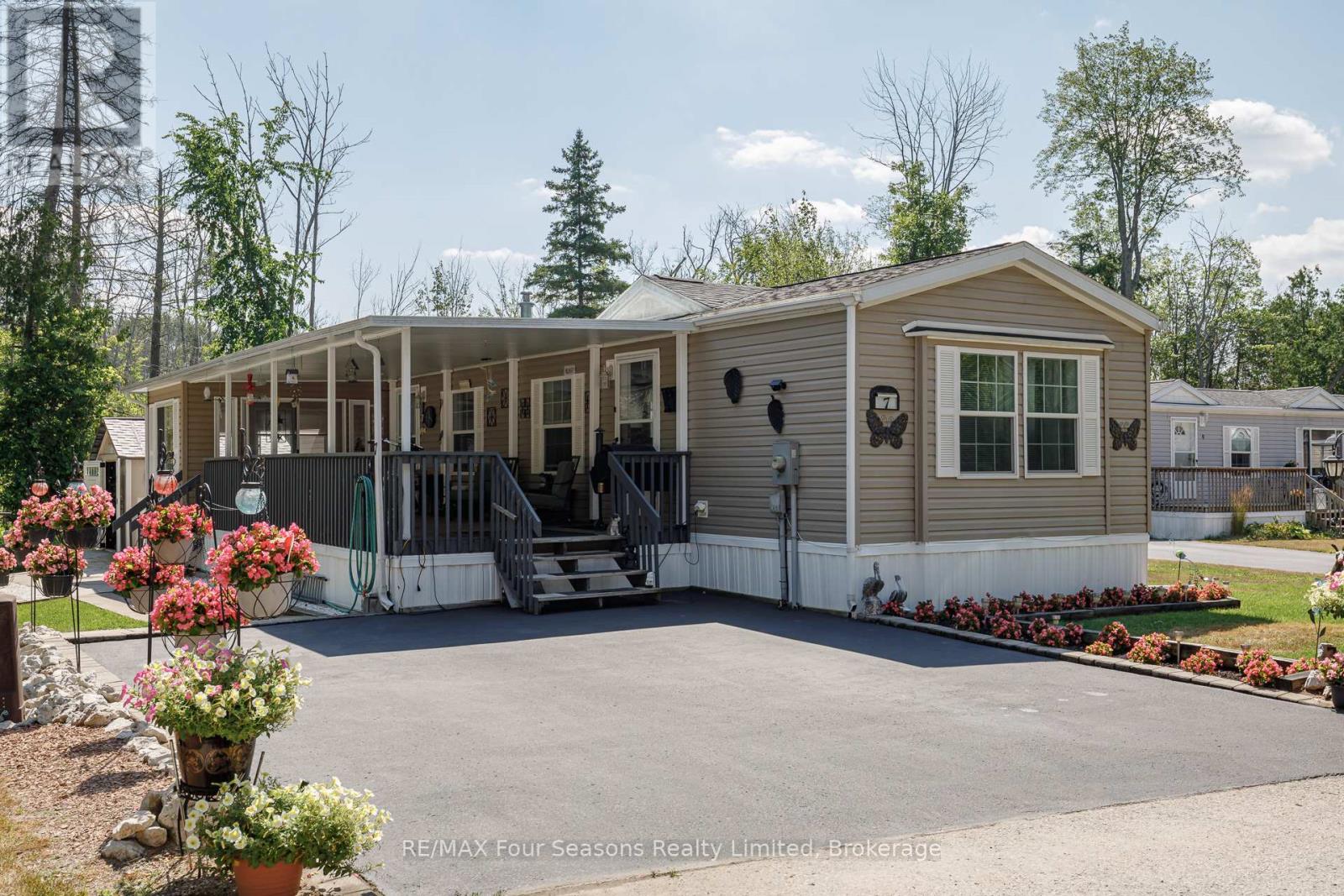 7 Allen Drive S, Wasaga Beach, Ontario  L9Z 1K5 - Photo 11 - S12319827