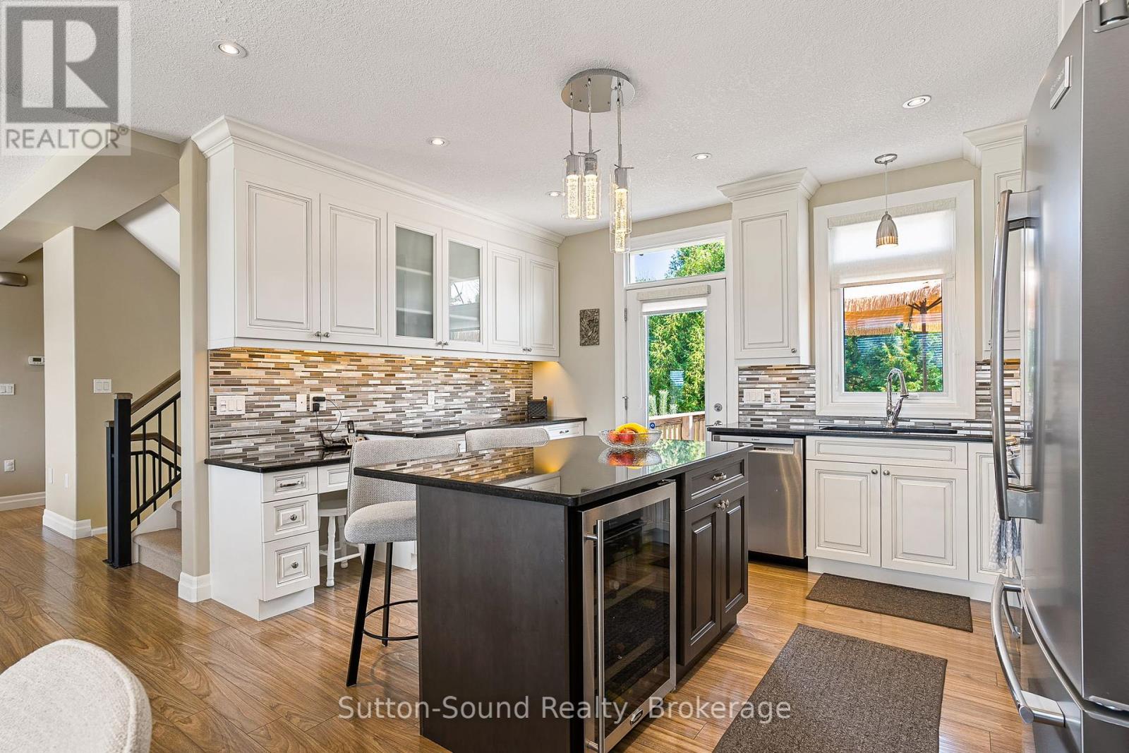 110 Sunset Boulevard, Georgian Bluffs, Ontario  N0H 2T0 - Photo 15 - X12049217
