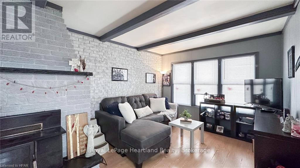 3064 Patrick Street, Howick, Ontario  N0G 1V0 - Photo 7 - X12319809