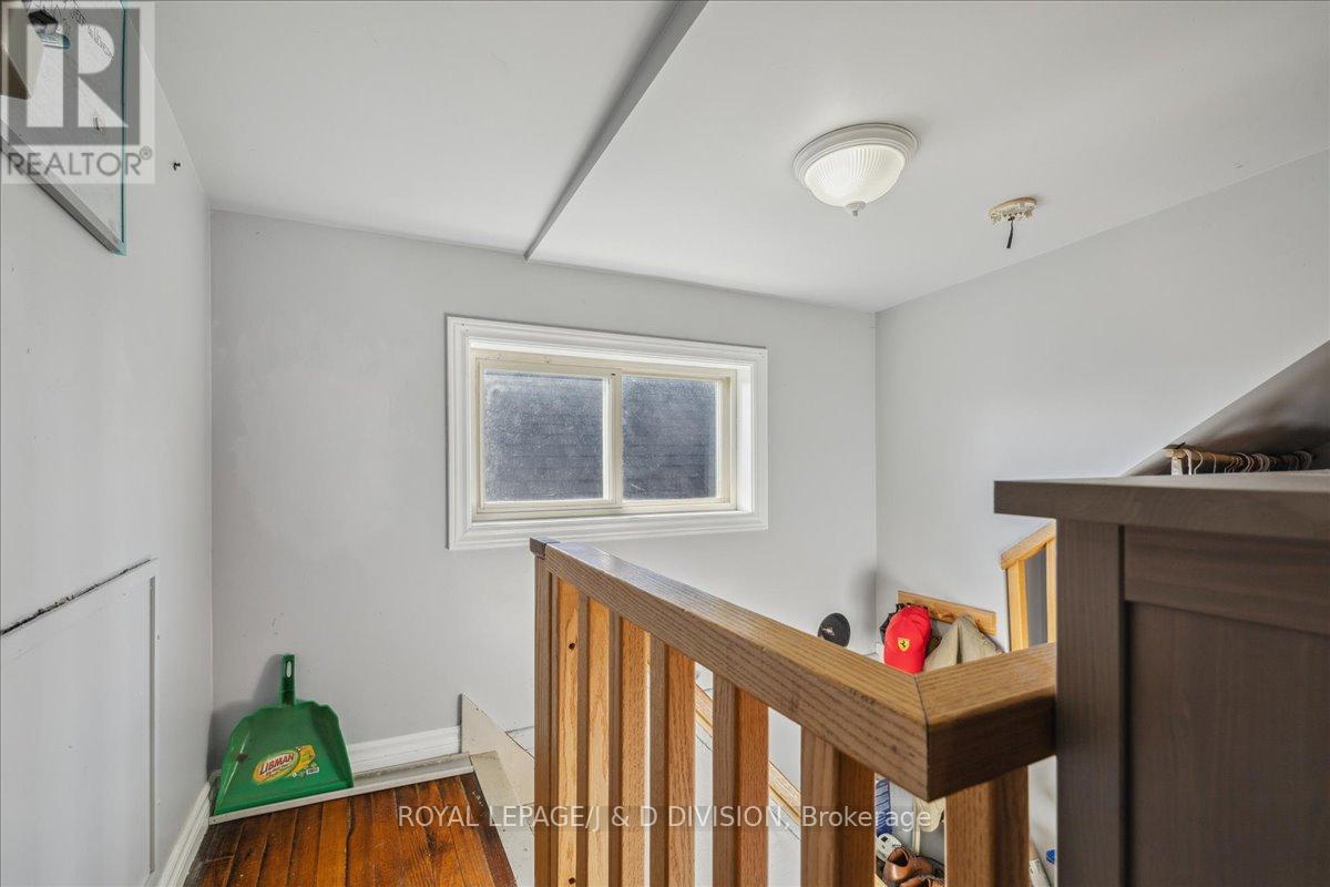 Ave S - 59 Paisley Avenue S, Hamilton, Ontario  L8S 1V2 - Photo 23 - X12319608