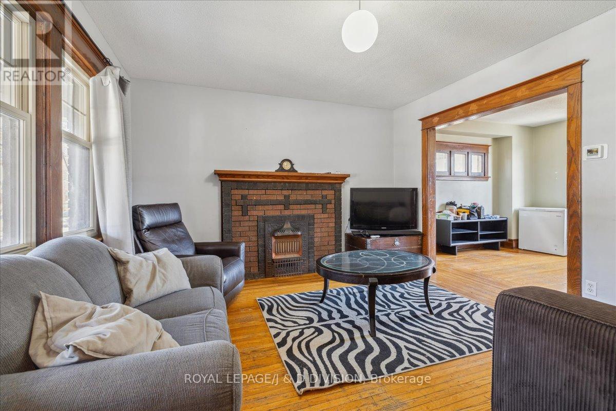 Ave S - 59 Paisley Avenue S, Hamilton, Ontario  L8S 1V2 - Photo 6 - X12319608