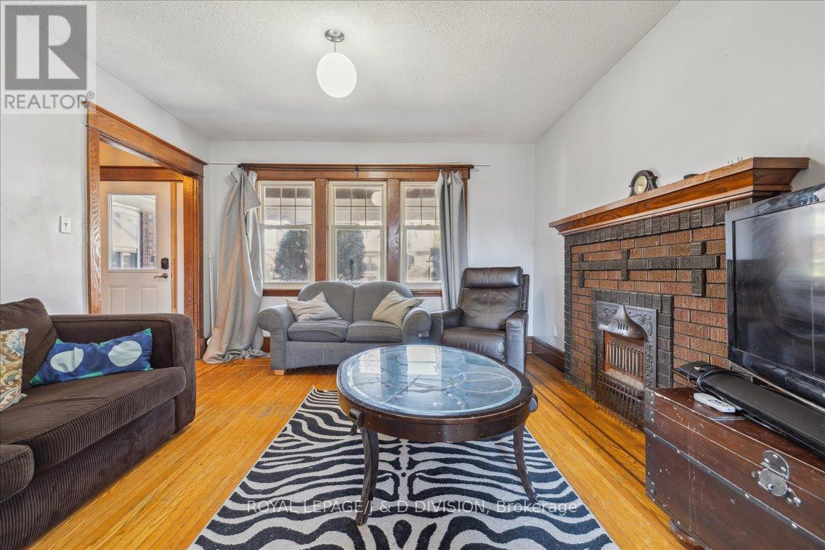 Ave S - 59 Paisley Avenue S, Hamilton, Ontario  L8S 1V2 - Photo 7 - X12319608