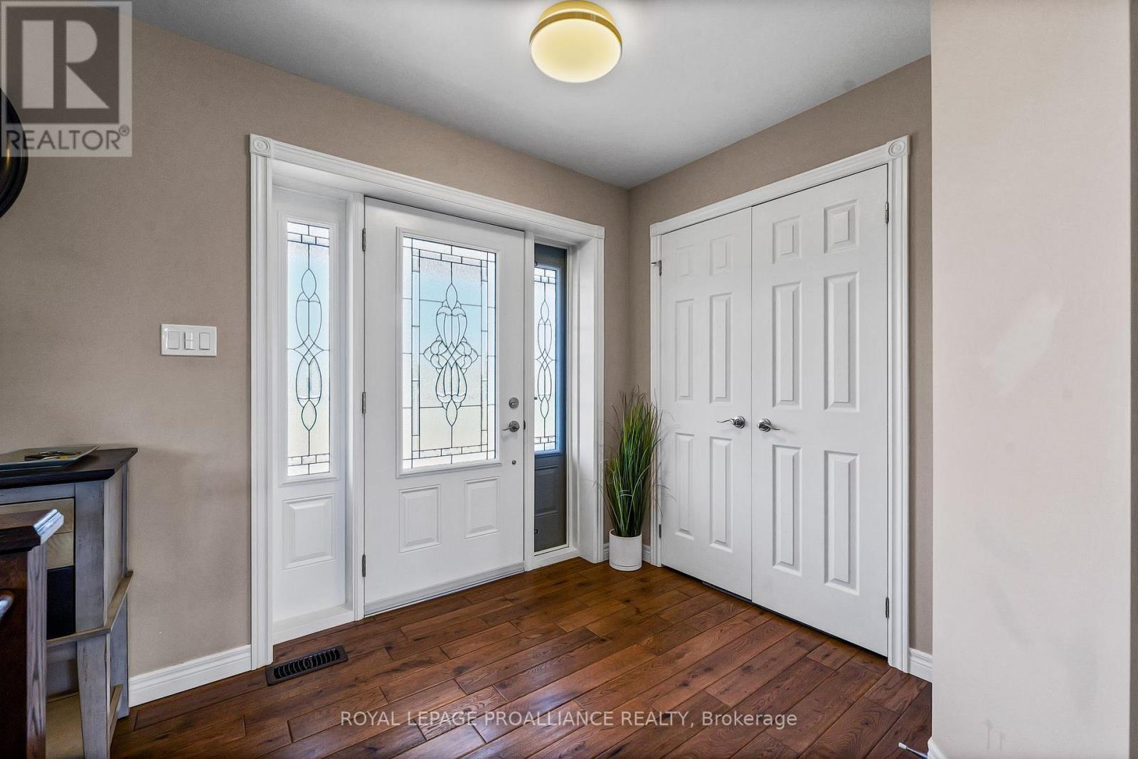 1526 County Road 2, Otonabee-South Monaghan, Ontario  K0L 1B0 - Photo 7 - X12319754