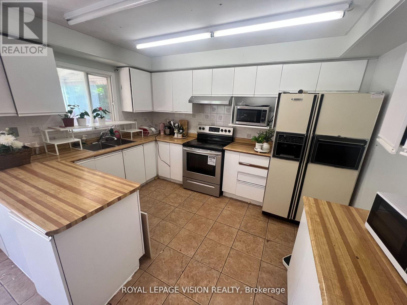 Upper - 2 Glenheather Terrace, Toronto, Ontario  M1B 5H3 - Photo 11 - E12319748