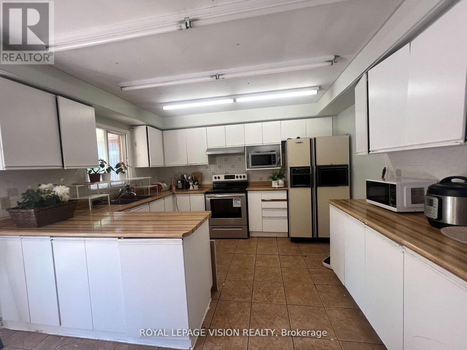 Upper - 2 Glenheather Terrace, Toronto, Ontario  M1B 5H3 - Photo 12 - E12319748