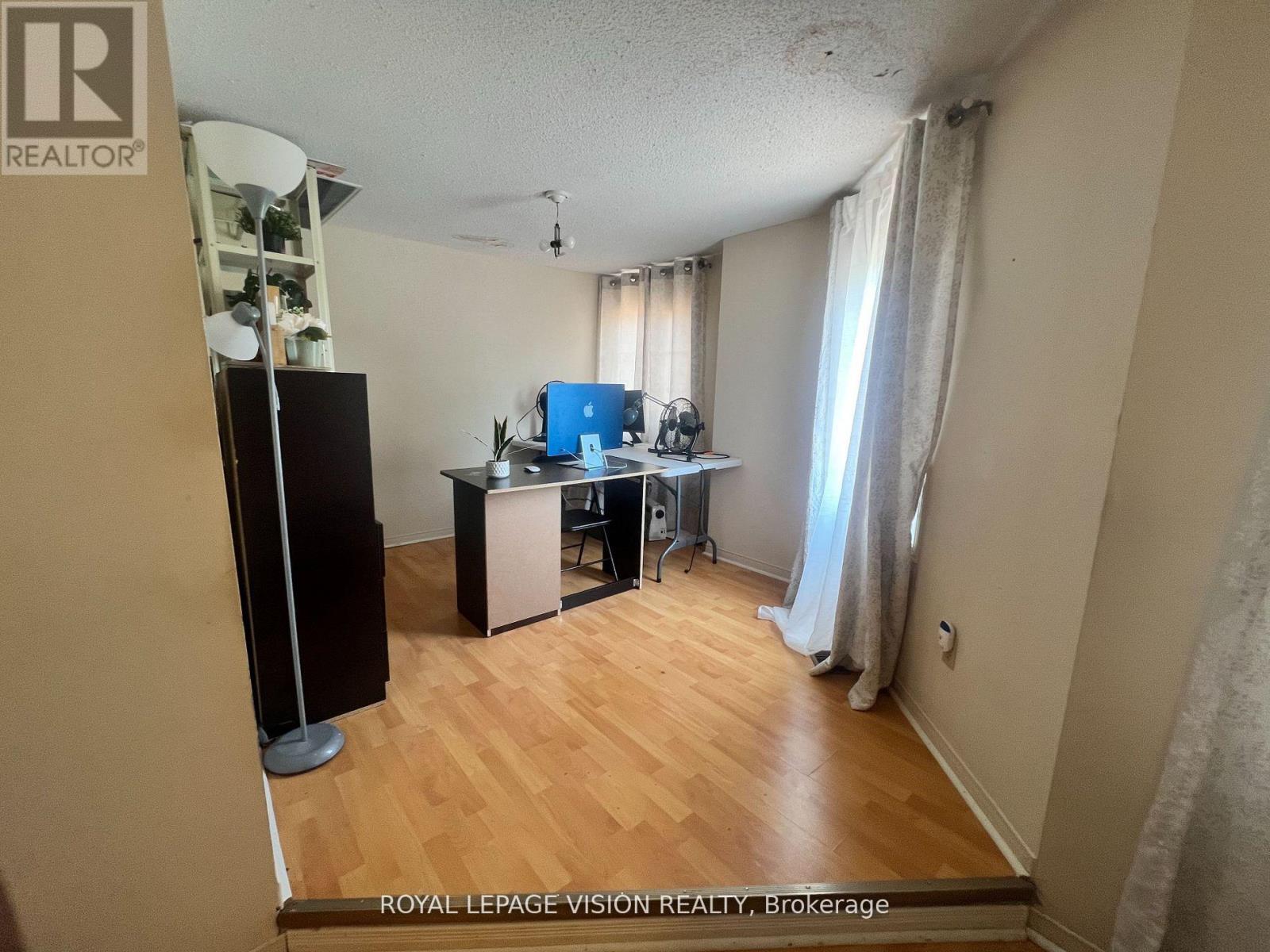 Upper - 2 Glenheather Terrace, Toronto, Ontario  M1B 5H3 - Photo 16 - E12319748