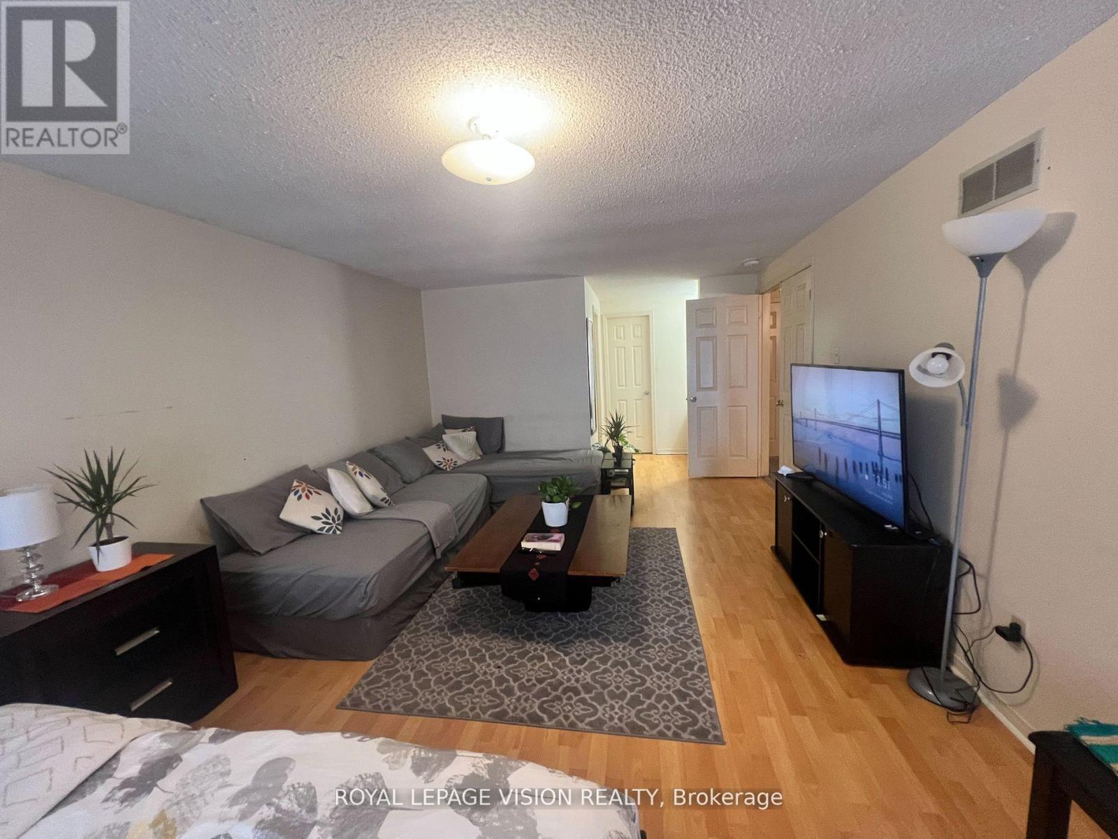 Upper - 2 Glenheather Terrace, Toronto, Ontario  M1B 5H3 - Photo 17 - E12319748