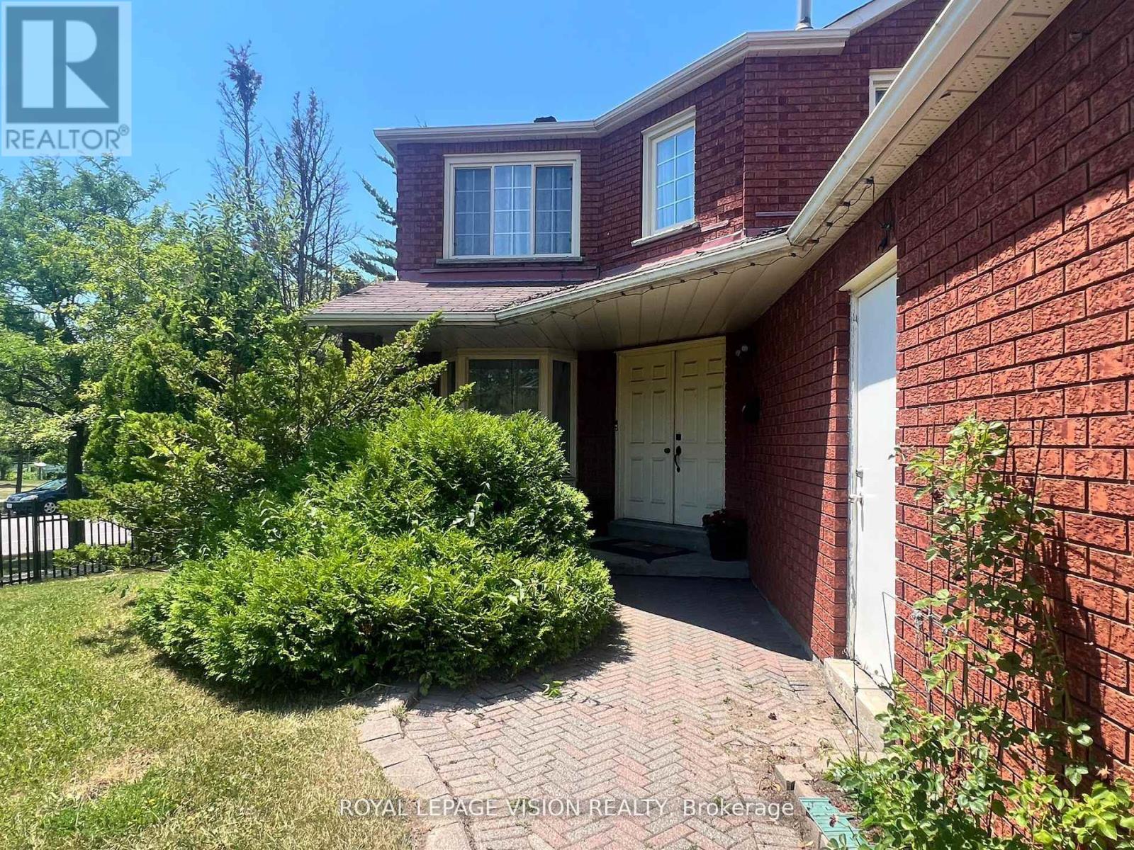 Upper - 2 Glenheather Terrace, Toronto, Ontario  M1B 5H3 - Photo 2 - E12319748