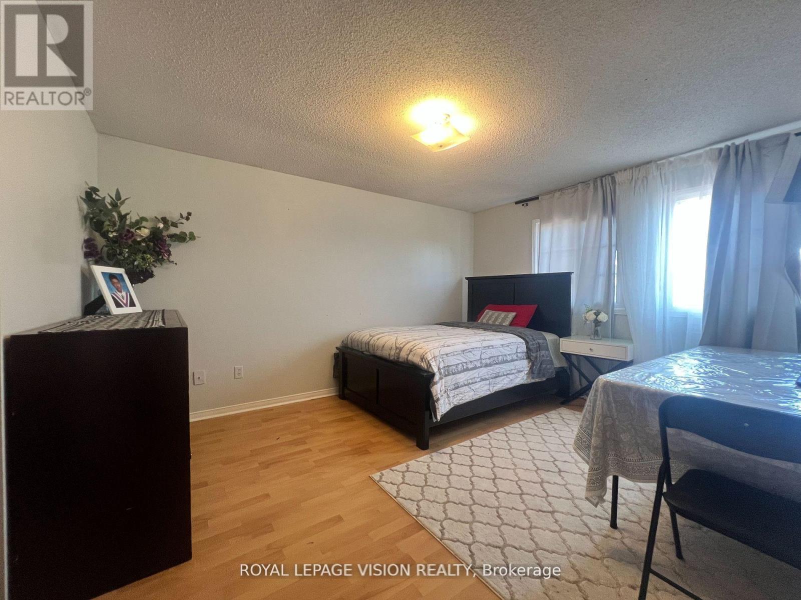 Upper - 2 Glenheather Terrace, Toronto, Ontario  M1B 5H3 - Photo 25 - E12319748