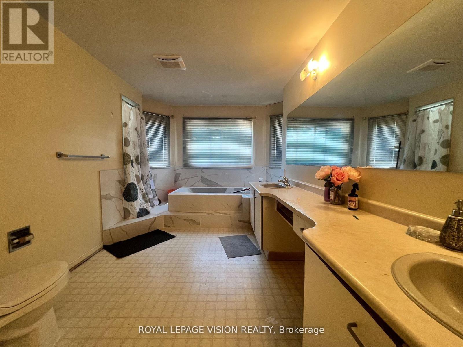 Upper - 2 Glenheather Terrace, Toronto, Ontario  M1B 5H3 - Photo 36 - E12319748