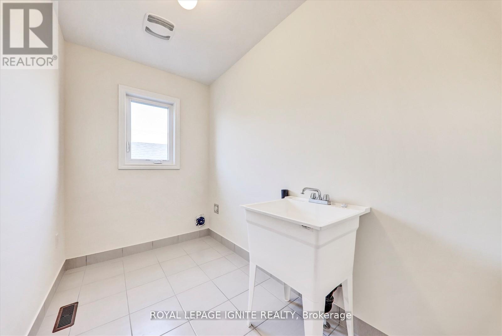 3 Grieve Street, Georgina, Ontario  L0E 1R0 - Photo 29 - N12319780