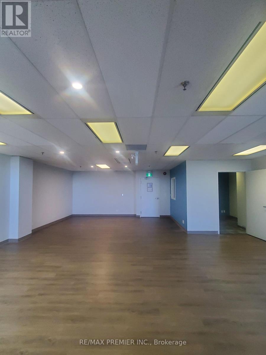 212 - 10909 Yonge Street, Richmond Hill, Ontario  L4C 3E3 - Photo 10 - N12319805