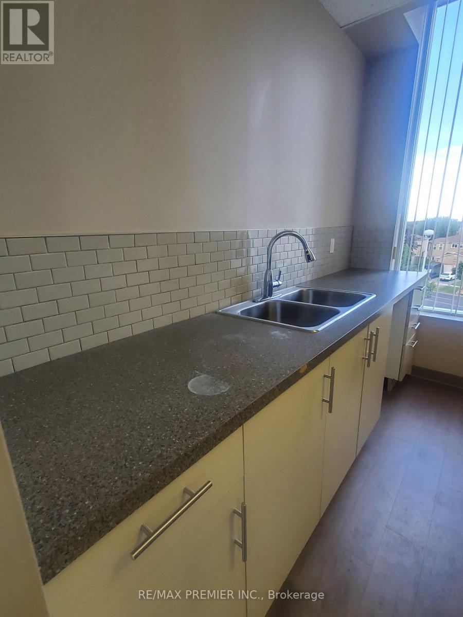 212 - 10909 Yonge Street, Richmond Hill, Ontario  L4C 3E3 - Photo 12 - N12319805