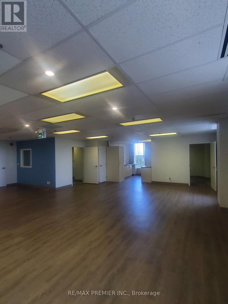 212 - 10909 Yonge Street, Richmond Hill, Ontario  L4C 3E3 - Photo 6 - N12319805