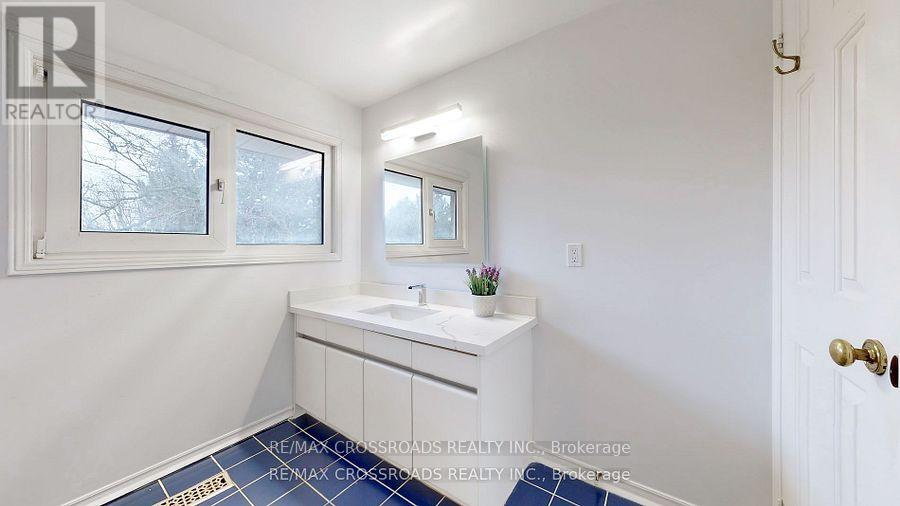 Upper Level - 72 Kerrigan Crescent, Markham, Ontario  L3R 7S7 - Photo 14 - N12319811
