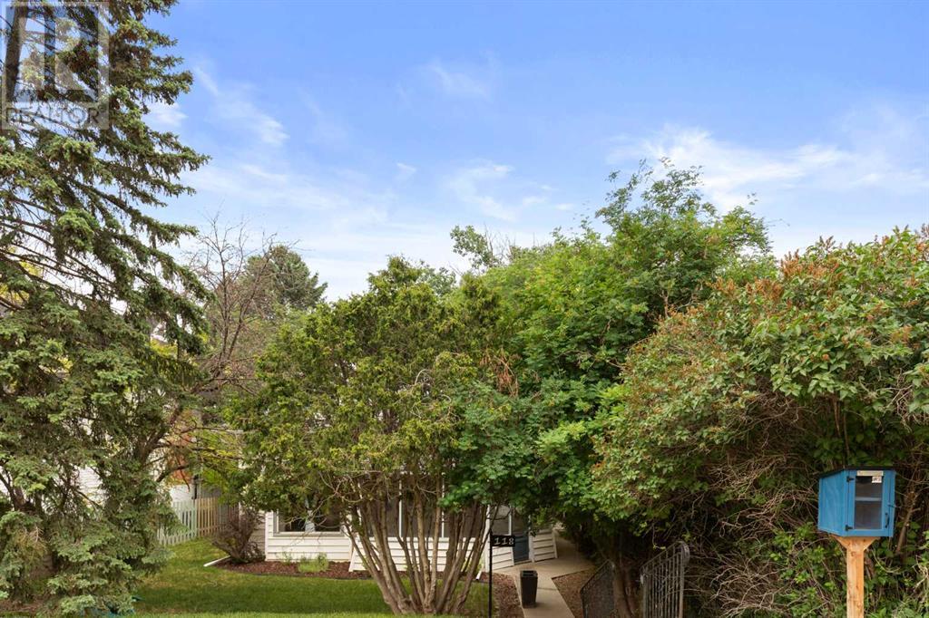 Property at 118 2 Street SW image 3