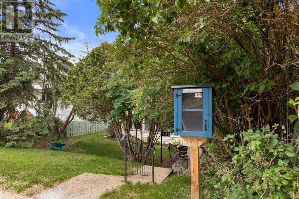 Property at 118 2 Street SW image 4