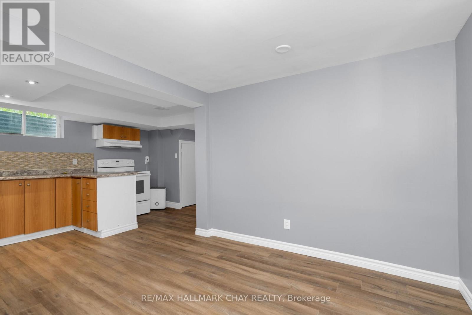 61 Corbett Drive, Barrie, Ontario  L4M 5V6 - Photo 13 - S12319775