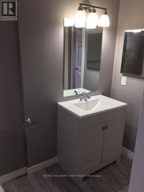 61 Corbett Drive, Barrie, Ontario  L4M 5V6 - Photo 9 - S12319775