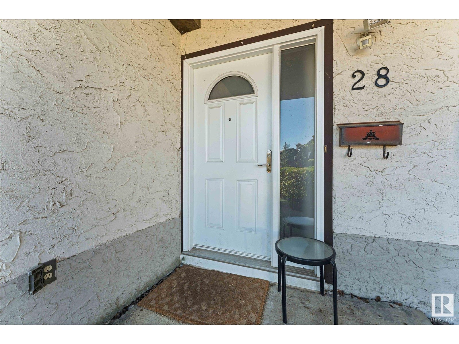 Property at 28 HOMESTEAD CR NW image 2