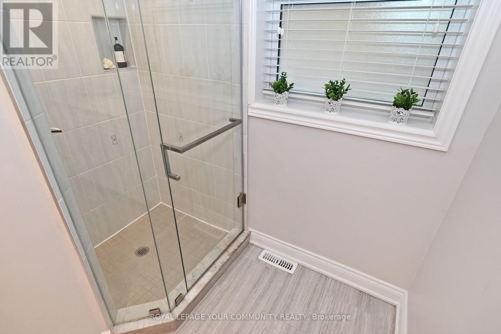 26 Kemano Road, Aurora, Ontario  L4G 2Y3 - Photo 20 - N12306723