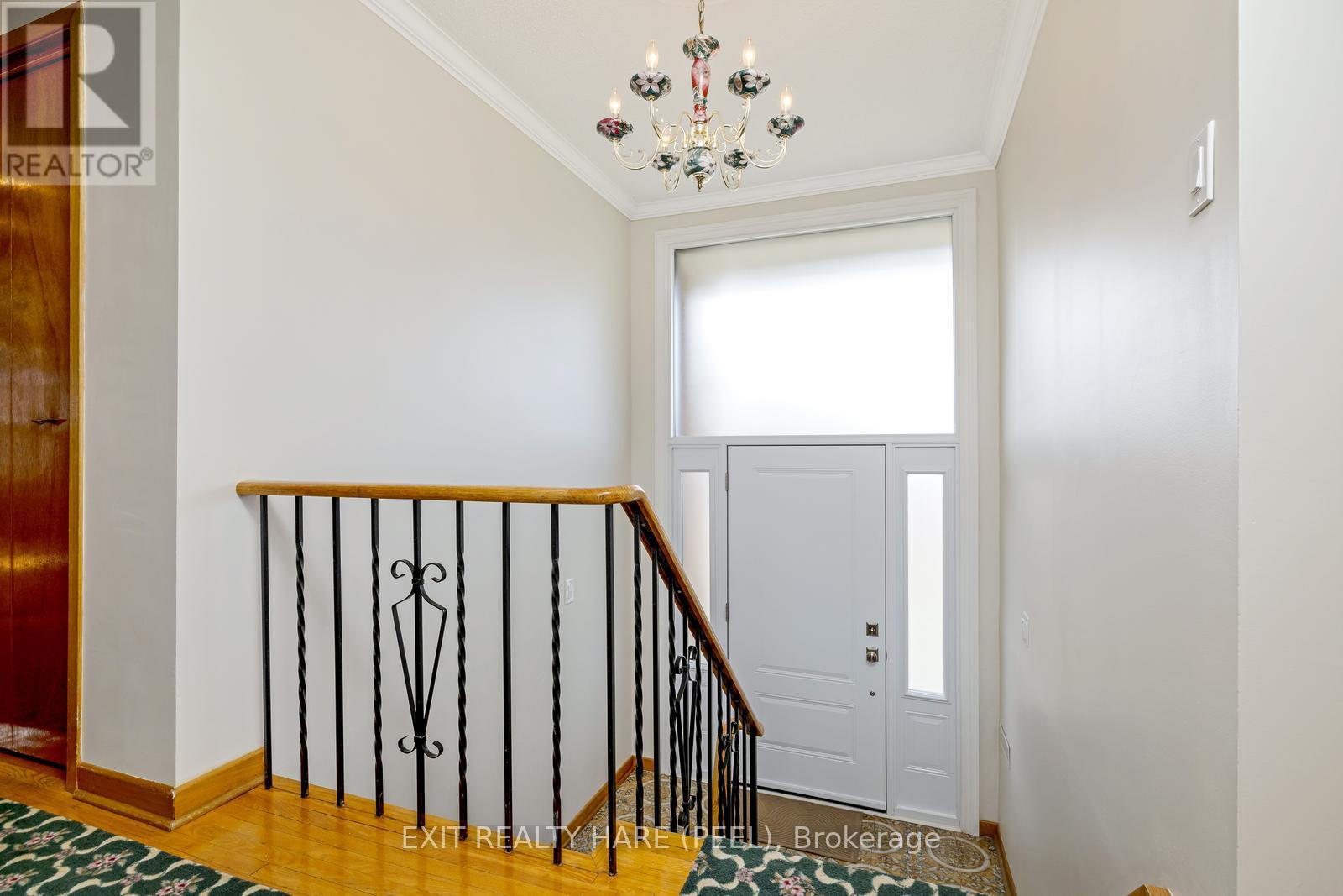 7 Meadowland Gate, Brampton, Ontario  L6W 3N8 - Photo 11 - W12319705