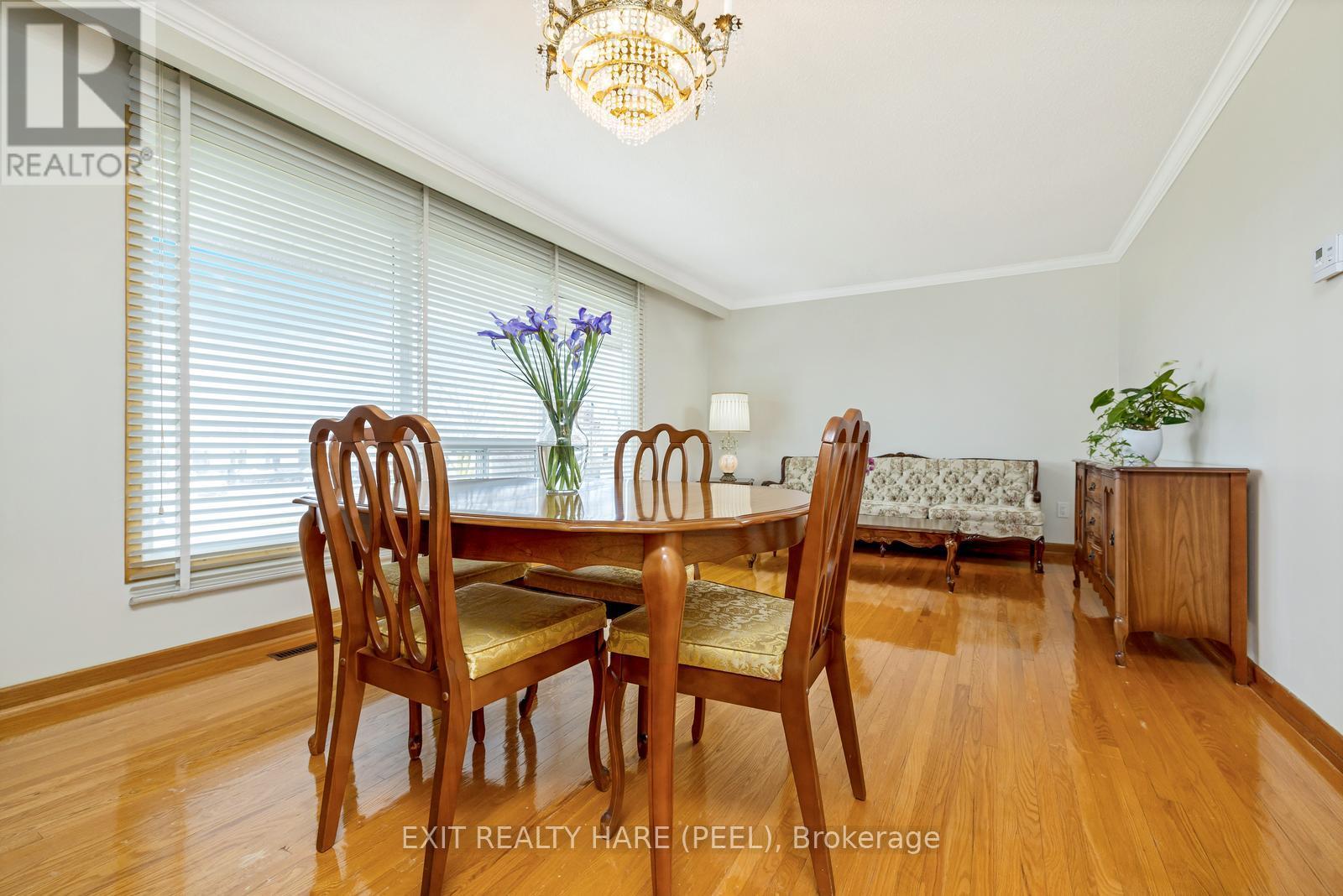 7 Meadowland Gate, Brampton, Ontario  L6W 3N8 - Photo 12 - W12319705