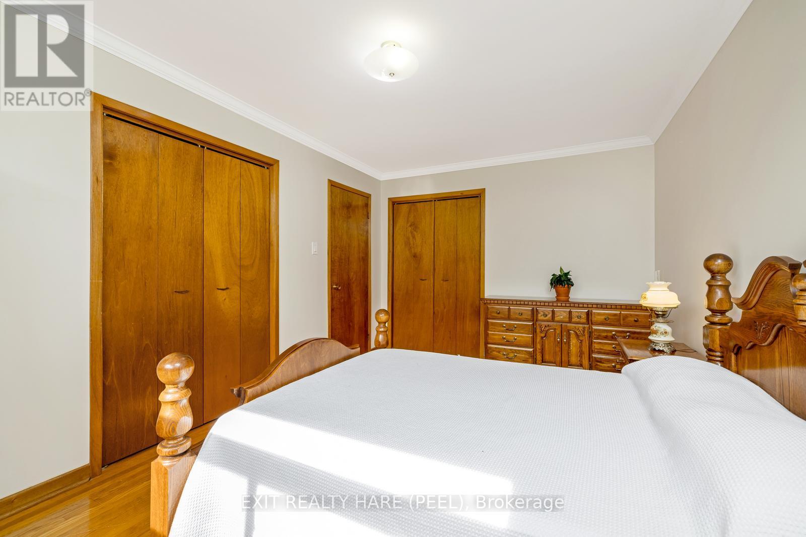 7 Meadowland Gate, Brampton, Ontario  L6W 3N8 - Photo 24 - W12319705