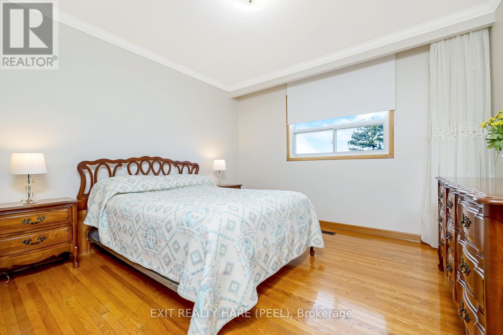 7 Meadowland Gate, Brampton, Ontario  L6W 3N8 - Photo 28 - W12319705