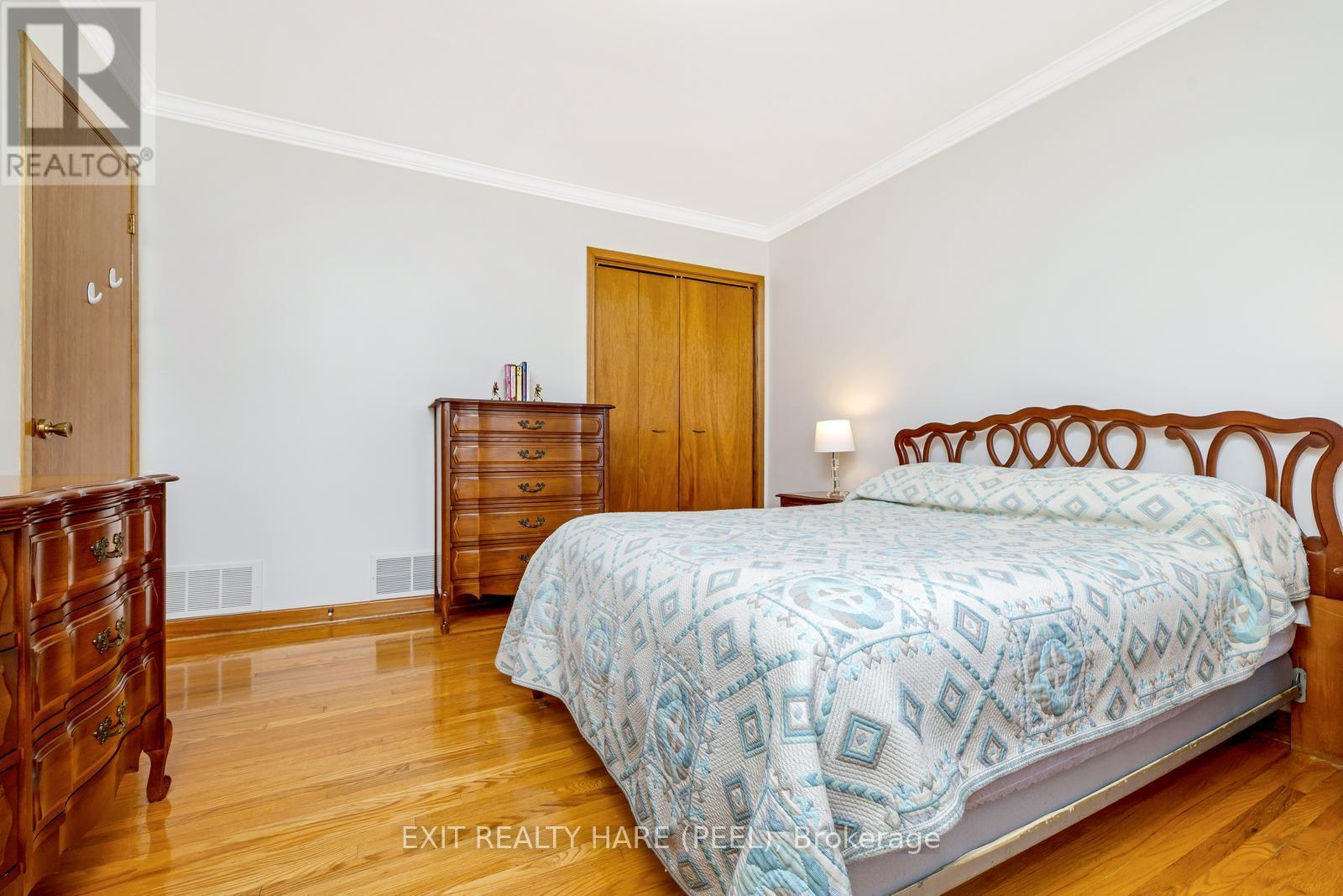 7 Meadowland Gate, Brampton, Ontario  L6W 3N8 - Photo 29 - W12319705