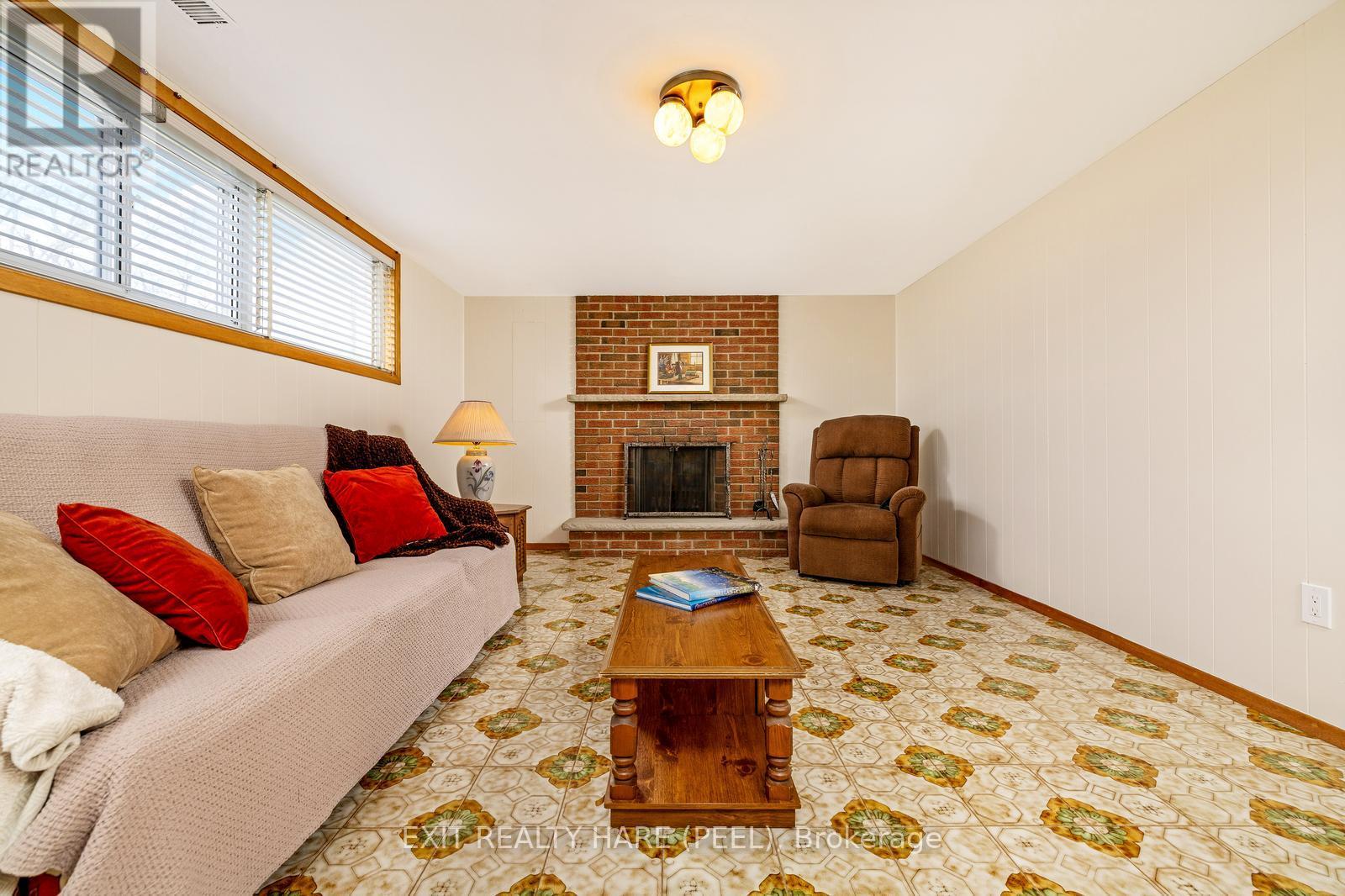 7 Meadowland Gate, Brampton, Ontario  L6W 3N8 - Photo 35 - W12319705