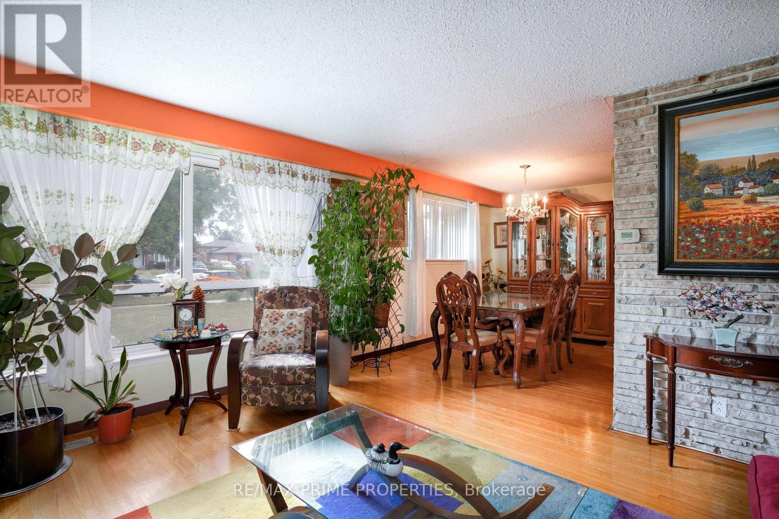 81 Silverstone Drive, Toronto, Ontario  M9V 3G4 - Photo 14 - W12319800